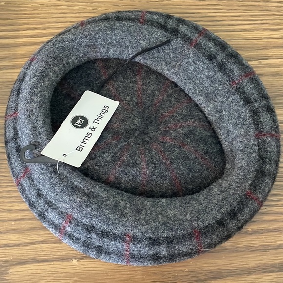 Beret - Picture 2 of 3